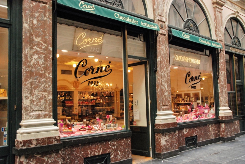 patisserie-MOUANS SARTOUX-min_chocolate_chocolaterie_shop_luxury_chic_gallery_brussels_belgium-558146